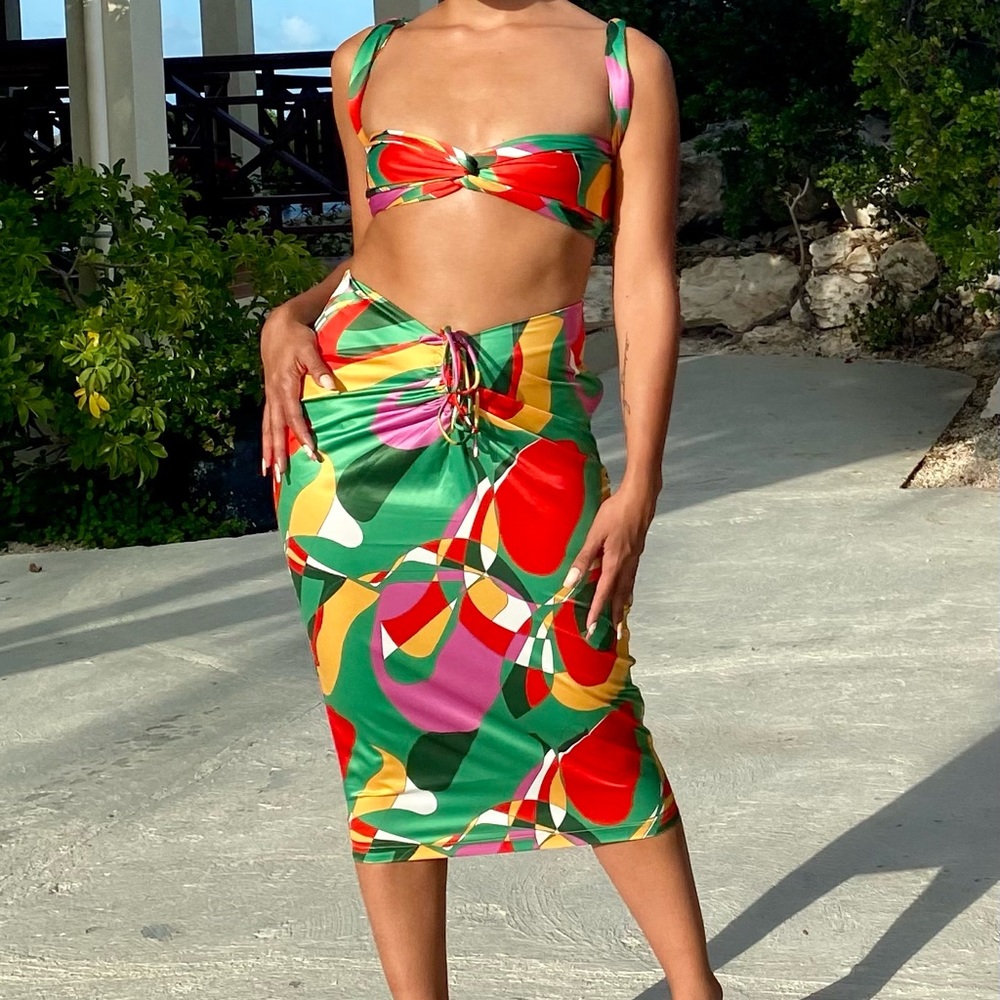 With Jean Naomi Set. Worn once. Fits true to size.